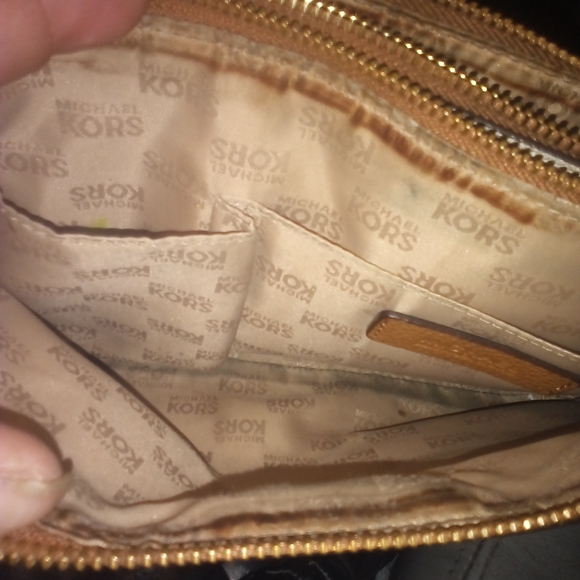 Michael Kors purse - Picture 4 of 4